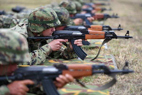 Вулин: О куповини С-400 се не расправља у медијима - Sputnik Србија