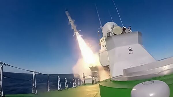 Прво лансирање крстареће ракете Х-35 Уран са брода Смерч - Sputnik Србија