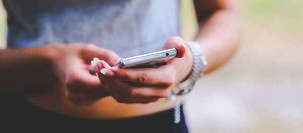 Расте број смртних случајева повезаних са употребом мобилних телефона - Sputnik Србија