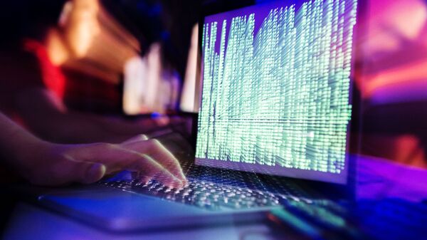 Napad internet virusa na kompjutersku mrežu - Sputnik Srbija