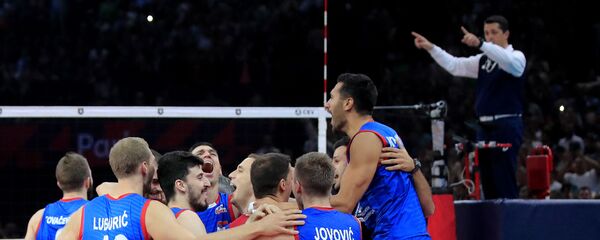 Odbojkaši Srbije nakon pobede nad Slovenijom u finalu EP u Parizu - Sputnik Srbija