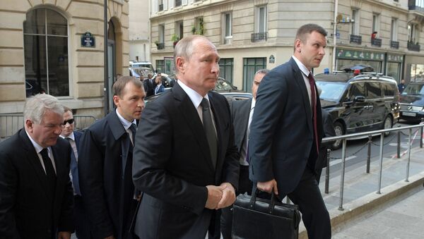Predsednik Rusije Vladimir Putin dolazi na sahranu bivšeg predsednika Francuske Žaka Širaka u Parizu - Sputnik Srbija