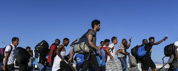 Brutalne metode mučenja migranata... - Sputnik Srbija