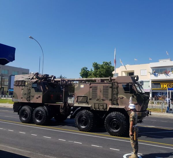 Кипарска војска приказала ново оружје набављено из Србије (видео) Кипарска војска приказала ново оружје набављено из Србије (видео) - Sputnik Србија