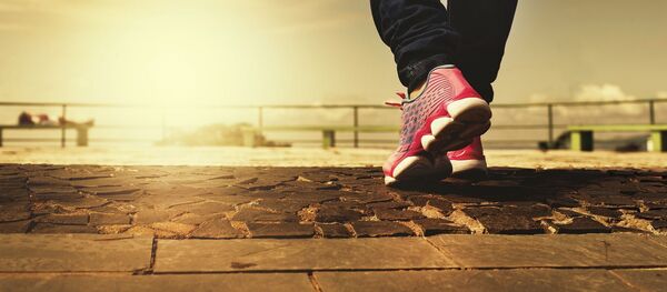 Човек за време шетње Човек за време шетње - Sputnik Србија