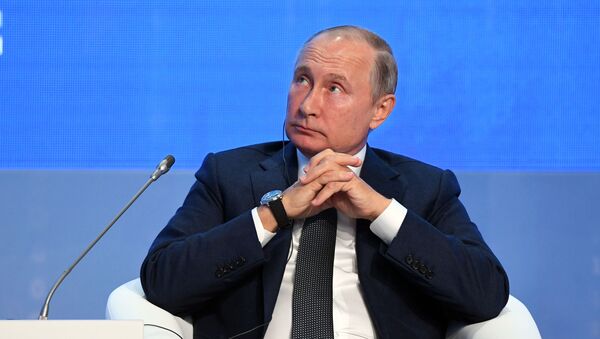 Predsednik Rusije Vladimir Putin na Ruskoj energetskoj nedelji - Sputnik Srbija