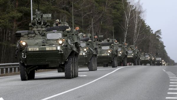 Vojnici i oklopna vozila američkog 2. puka raspoređeni u Estoniji tokom vojnih vežbi - Sputnik Srbija