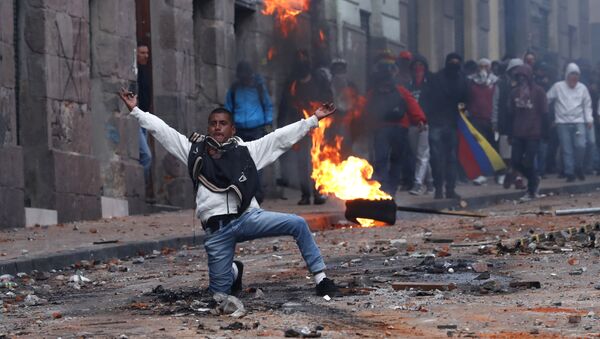 Жестоки сукоби демонстраната са полицијом у главном граду Еквадора - Sputnik Србија