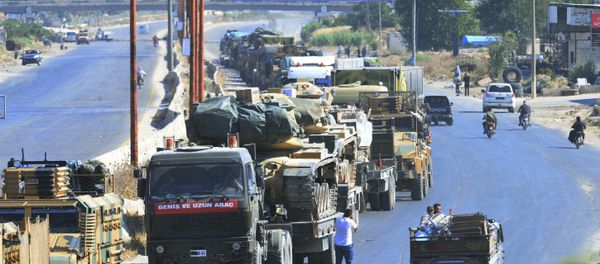 Kolona turske vojne tehnike u provinciji Idlib - Sputnik Srbija