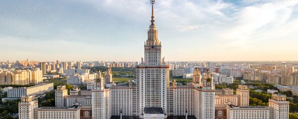 Zgrada Moskovskog državnog univerziteta Lomonosov Zgrada Moskovskog državnog univerziteta Lomonosov - Sputnik Srbija