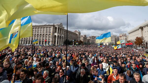 Demonstranti na protestu protiv Štajnmajerove formule u Kijevu - Sputnik Srbija