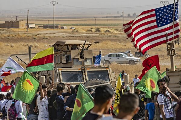 Европљанима неће спасити кожу супердржава с друге стране океана — Курди знају понешто о томе - Sputnik Србија