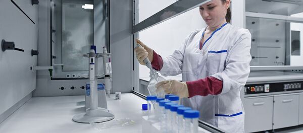 Laborant u Nacionalnoj antidoping laboratoriji u Moskvi - Sputnik Srbija