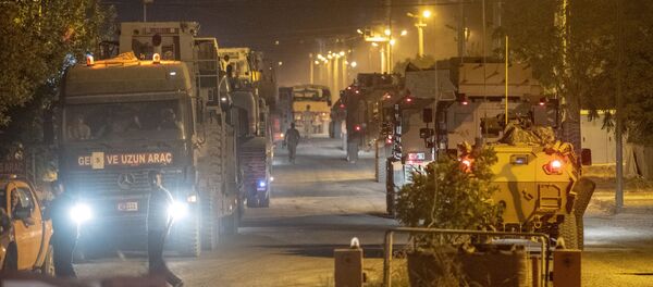 Турска војска у близини границе са Сиријом Турска војска у близини границе са Сиријом - Sputnik Србија