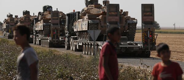 Конвој турских оклопних возила на граници са Сиријом - Sputnik Србија
