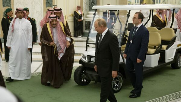 Predsednik Rusije Vladimir Putin i saudijski kralj Salman dolaze na razgovore u Rijadu - Sputnik Srbija