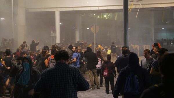 Demonstranti na protestu na aerodromu u Barseloni - Sputnik Srbija