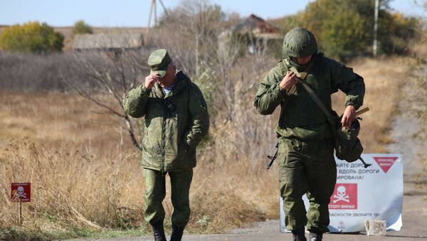 Pripadnici oružanih snaga Donjecke Narodne Republike u blizini sela Petrovsko u Donjeckoj oblasti  - Sputnik Srbija