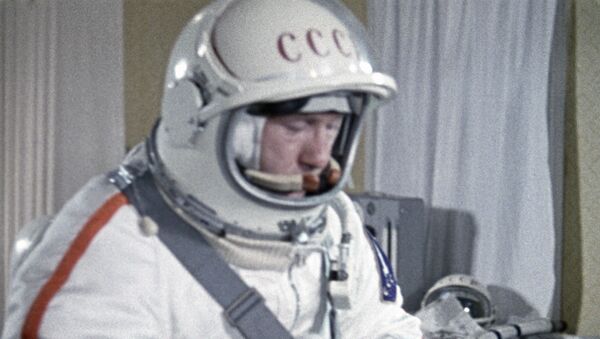 Kosmonaut Aleksej Leonov tokom priprema za let - Sputnik Srbija