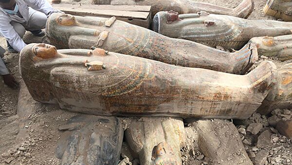 Raznobojni sarkofazi, koji su otkriveni u Luksoru, Egipat - Sputnik Srbija