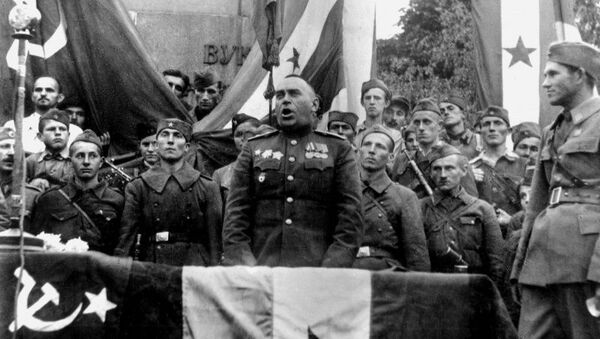 General Vladimir Ždanov obraća se građanima u tek oslobođenom Beogradu. - Sputnik Srbija