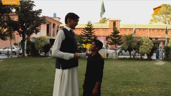Najviši čovek u Pakistanu - Muhamed Amin Tanoli  - Sputnik Srbija