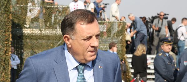 Српски члан Председништва БиХ Милорад Додик на приказу војне способности „Слобода 2019“Милорад Додик на приказу војне способности „Слобода 2019“ Српски члан Председништва БиХ Милорад Додик на приказу војне способности „Слобода 2019“Милорад Додик на приказу војне способности „Слобода 2019“ - Sputnik Србија