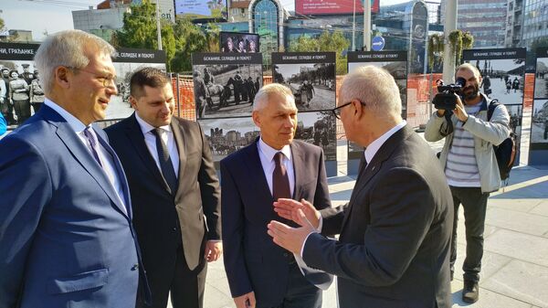 Otkrivena spomen-ploča crvenoarmejcima poginulim u oslobađanju Beograda (video, foto) Otkrivena spomen-ploča crvenoarmejcima poginulim u oslobađanju Beograda (video, foto) - Sputnik Srbija