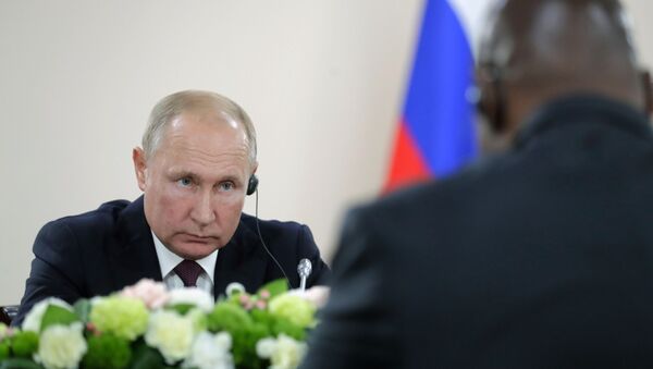 Predsednik Rusije Vladimir Putin u Sočiju na sastanku sa prdsednikom Centralnoafričke Republike - Sputnik Srbija