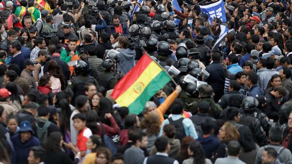Демонстрације опозиције у Боливији, неће Моралеса за председника - Sputnik Србија
