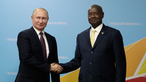 Predsednik Rusije Vladimir Putin i predsednik Ugande Joveri Museveni - Sputnik Srbija