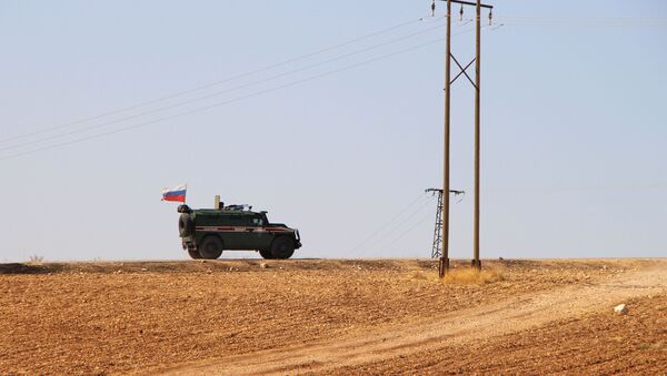Припадници руске војне полиције патролирају сиријским Кобанијем - Sputnik Србија