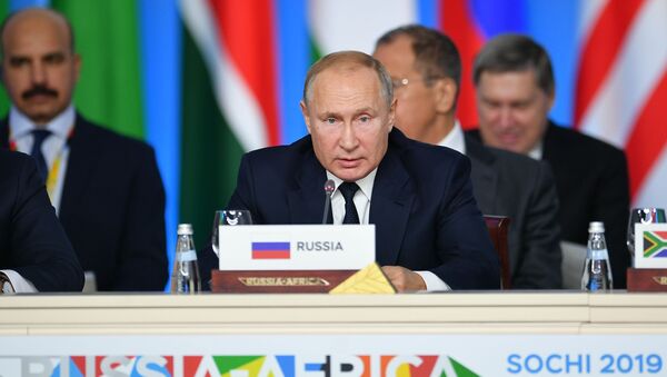 Predsednik Rusije Vladimir Putin na samitu Rusija-Afrika - Sputnik Srbija
