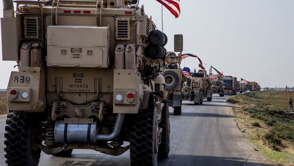 Američka vojna vozila u blizini sirijskog grada Kamišli - Sputnik Srbija