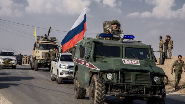 Припадници руске војне полиције надгледају повлачење Курда са сиријско-турске границе - Sputnik Србија