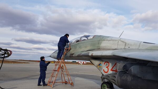 Piloti ulaze u Mig-29 - Sputnik Srbija