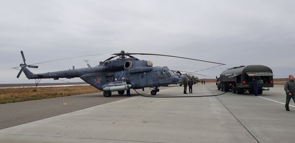 Sputnjik u kokpitu „antonova“, okružen „migovima“: Mi stojimo, a Zemlja se okreće! - Sputnik Srbija