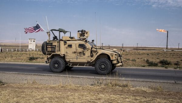 Vozilo američke vojske tokom patrole u Siriji - Sputnik Srbija