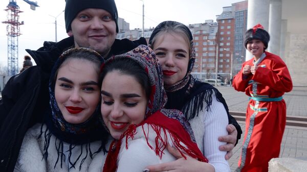 Учесници фестивала „Моја Русија“ у оквиру обележавања Дана народног јединства у Краснојарску  - Sputnik Србија