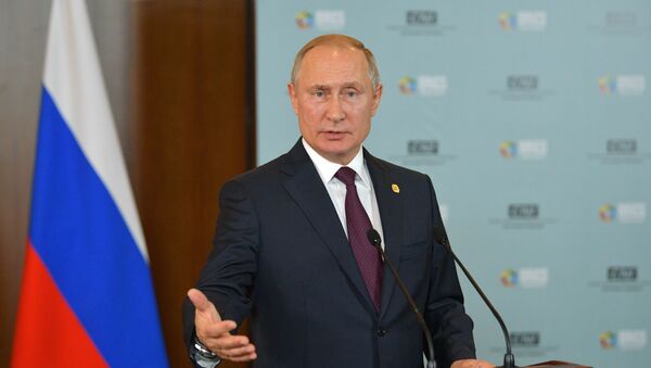 Predsednik Rusije Vladimir Putin na konferenciji za medije nakon samita BRIKS-a - Sputnik Srbija
