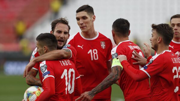 Dušan Tadić slavi postizanje gola u utakmici protiv Ukrajine - Sputnik Srbija