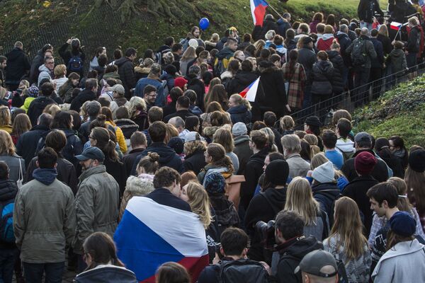 Nova „Plišana revolucija“ u Pragu: Šta žele Česi? Nova „Plišana revolucija“ u Pragu: Šta žele Česi? - Sputnik Srbija