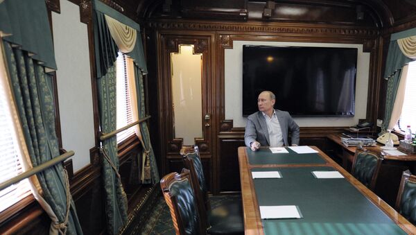 Predsednik Putin Vladimir Putin za vreme sastanka u vozu - Sputnik Srbija