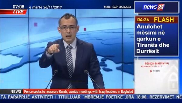 Trenutak zemljotresa u TV studiju - Sputnik Srbija