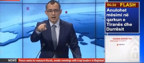 Тренутак земљотреса у ТВ студију Тренутак земљотреса у ТВ студију - Sputnik Србија