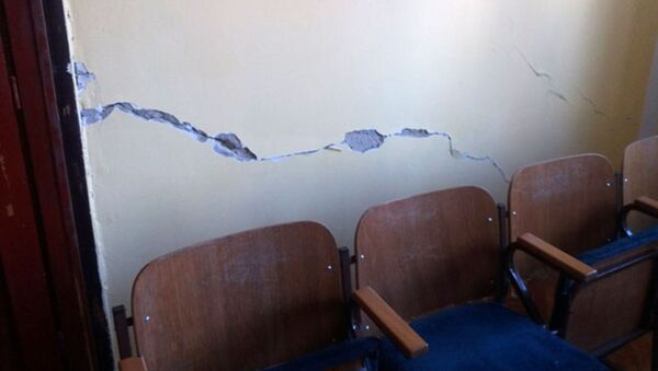 Posledice zemljotresa u Muzičkoj školi u Nevesinju - Sputnik Srbija