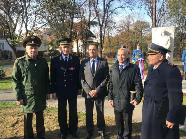 Грумен земље Србије однет у Русију /видео, фото/ Грумен земље Србије однет у Русију /видео, фото/ - Sputnik Србија