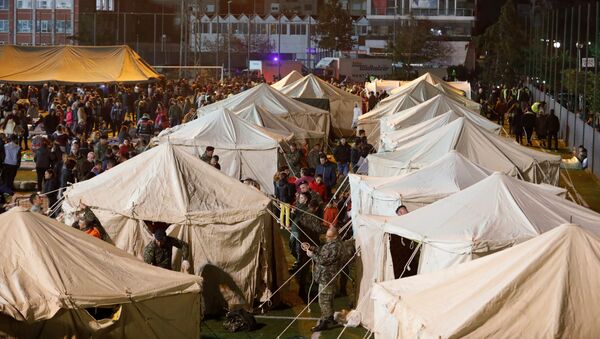 Импровизовани камп у Драчу након разорног земљотреса у Албанији - Sputnik Србија