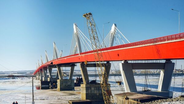 Нови мост преко реке Амур из Русије у Кину - Sputnik Србија
