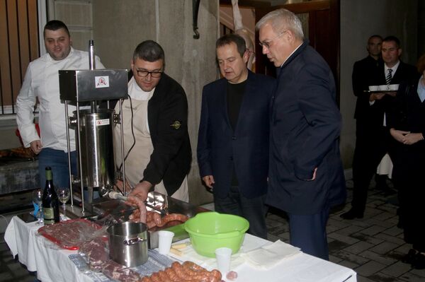 Грушко у Србији спремао чварке /фото, видео/ - Sputnik Србија